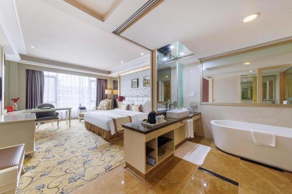 Eurasia International Hotel Dongguan  Buitenkant foto